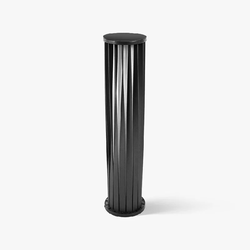 Metal Floor Lamp with a Matte Black Finish for a Sleek LookUnopiu LED Outdoor Light